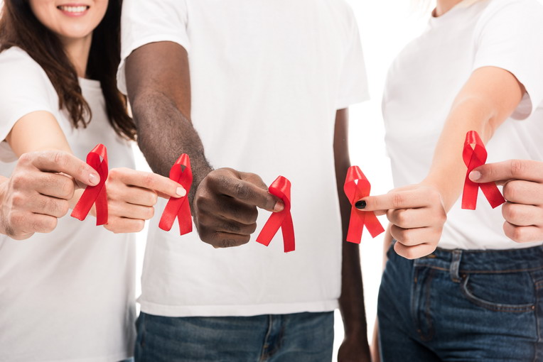 AIDS: cos'è, come si trasmette e come prevenirlo