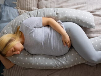 Gravidanza e notti estive: perchè si dorme peggio? E non è solo colpa del caldo