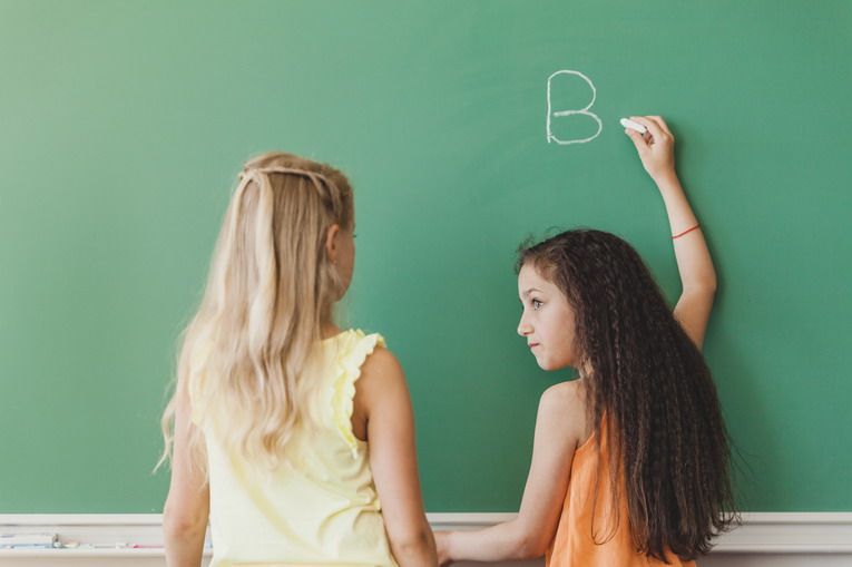 Balbuzie: cause, sintomi e trattamenti per superarla definitivamente